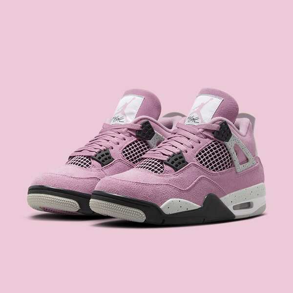 Pink jordan 4's shop